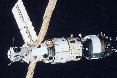 Hari Ini dalam Sejarah: STS-7 Challenger Meluncur, Bawa Satelit Palapa ke Antariksa
