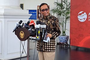 Ucapan Luhut soal OTT Dibahas Jokowi, Mahfud: Seakan-akan Pemerintah Nggak Mau OTT