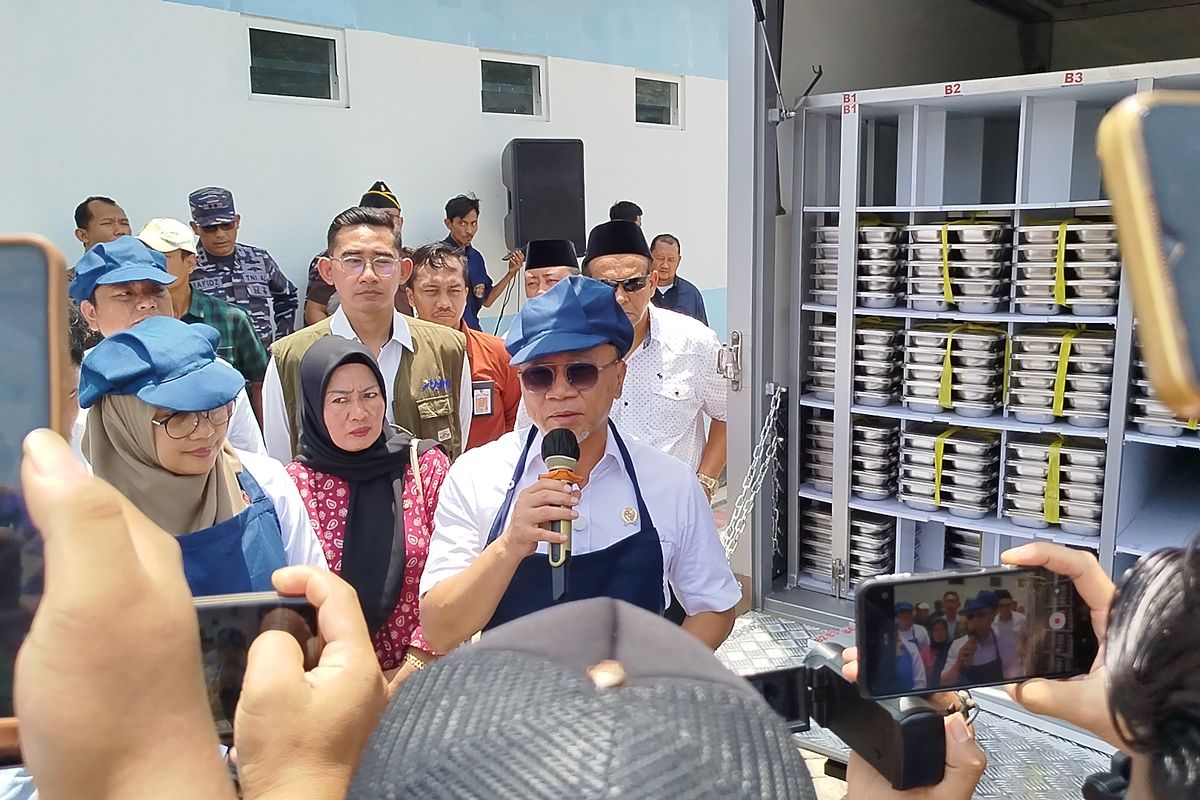 Zulkifli Hasan usai meresmikan dapur SPPG untuk MBG di Banyuwangi, Senin (3/2/2025) 