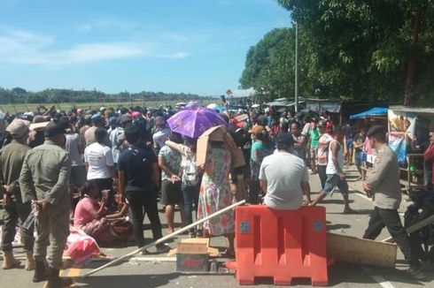 Kasus Sengketa Lahan, Warga di Ambon Blokade Jalan Menuju Bandara Pattimura