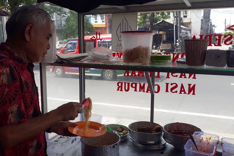 Harga Pangan Merangkak Naik, Warung Sarapan di Medan Bertahan Tanpa Kurangi Porsi