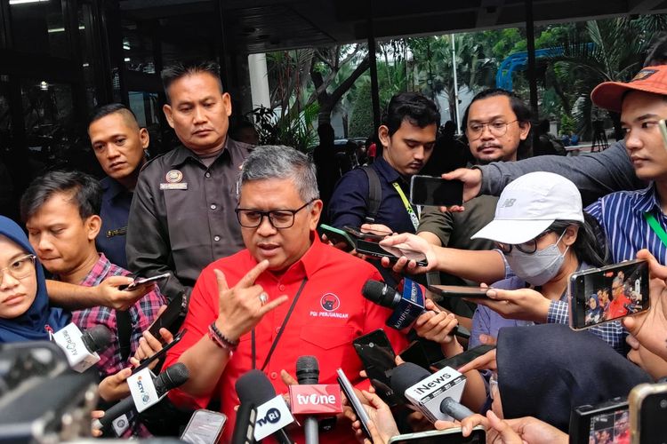 Sekretaris Jenderal PDI-P Hasto Kristiyanto ditemui di Gedung High End, Jakarta Pusat, Rabu (15/11/2023).