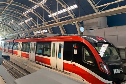 Penumpang LRT Jabodebek Boleh Buka Puasa di Dalam Kereta