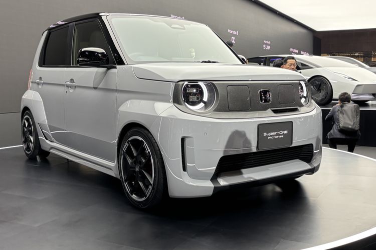 Mobil listrik Honda Super-ONE prototipe, masih konsep, tapi segera masuk produksi massal, mulai 2026 di Jepang.