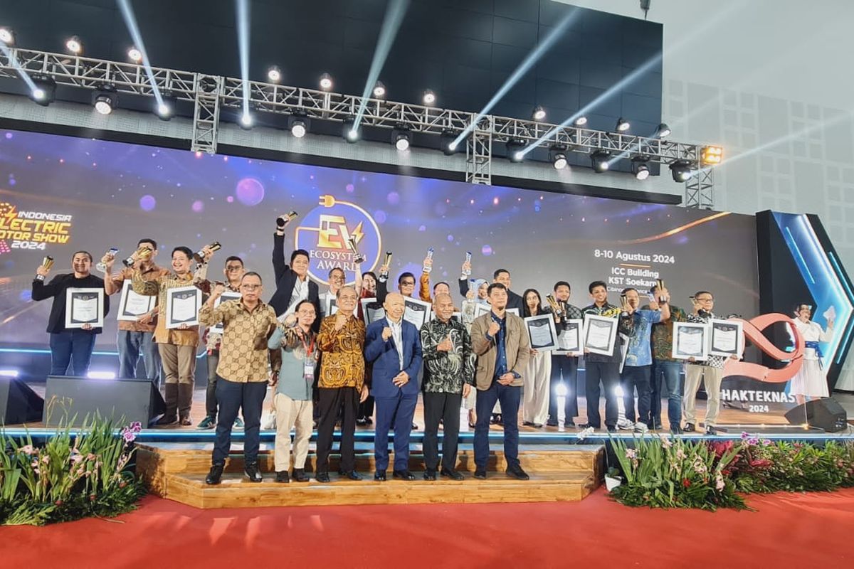 PT The Agung Pamungkas selaku sole distributor Tangkas kembali meraih penghargaan kategori Electric Motor Cycle di IBEA (Indonesia Best Electricity Award) EV Ecosystem Award pada Sabtu (10/8/2024) lalu.