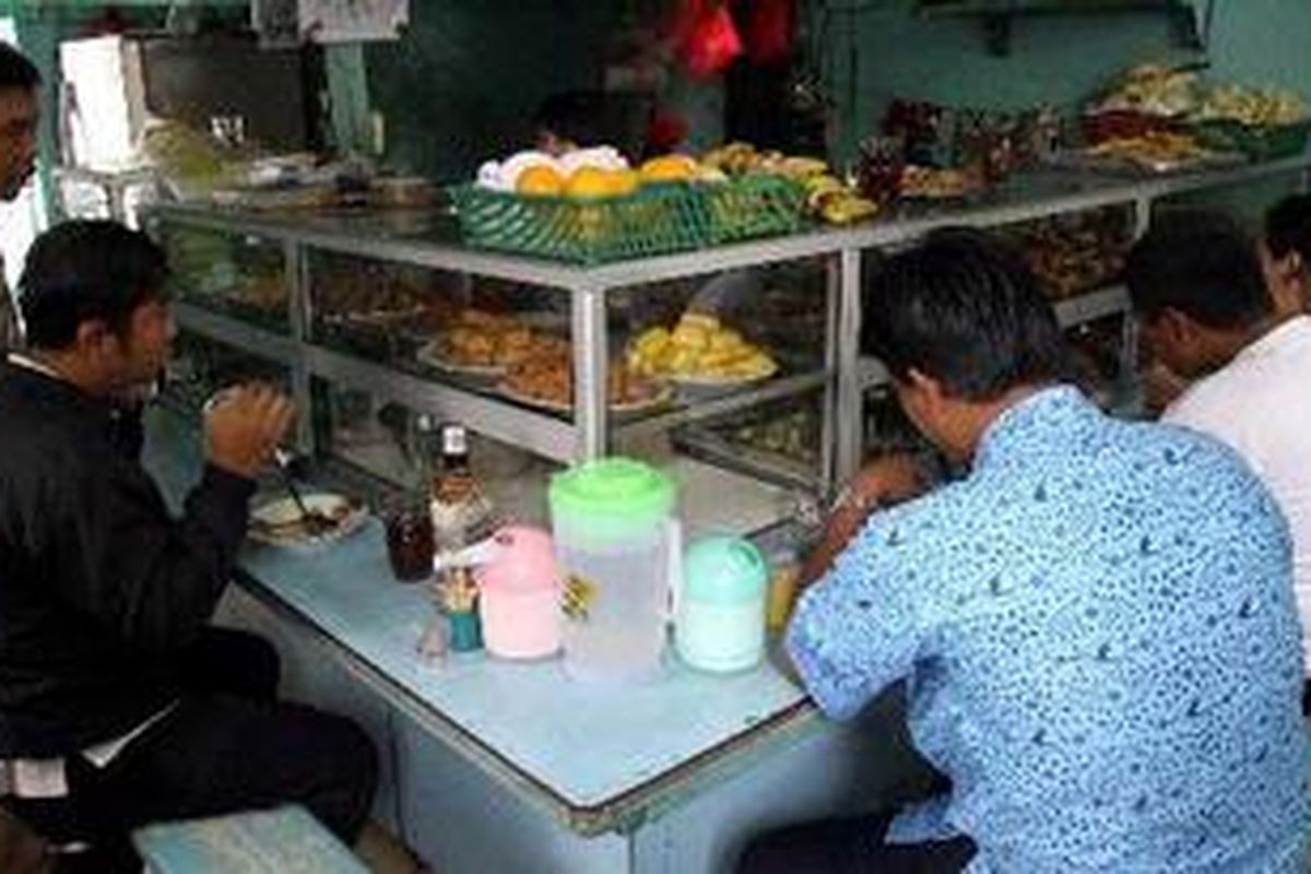 Ilustrasi: suasana di sebuah warteg