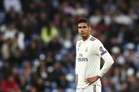 Varane Tegaskan Bertahan di Real Madrid