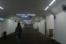 Menjajal Terowongan Penyeberangan di Stasiun Manggarai...