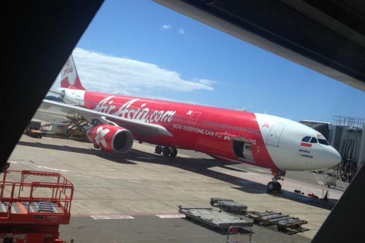 Pesawat Airbus 330-300 milik Maskapai AirAsia X yang baru mendarat di Sydney, setelah melakukan penerbangan dari Denpasar, Bali.  