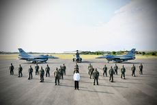 Jokowi Foto Bersama Penerbang Garuda Flight dan Nusantara Flight yang Beratraksi pada 17 Agustus