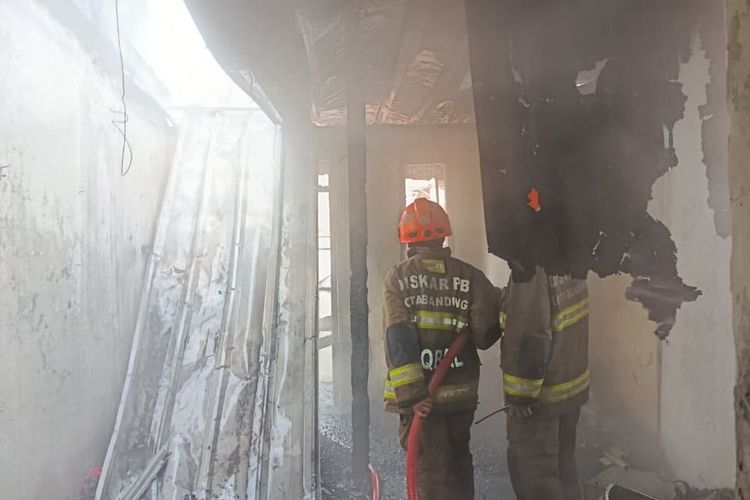 Korsleting Listrik Diduga Picu Kebakaran yang Hanguskan Rumah Tinggal Di Antapani Bandung