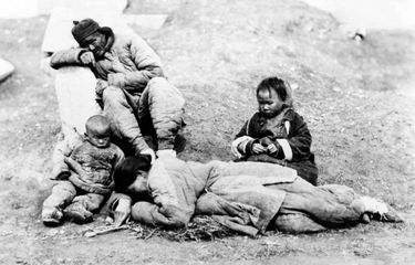 Mengganasnya Kanibalisme China Era '60-an, Rela Makan Keluarga ...