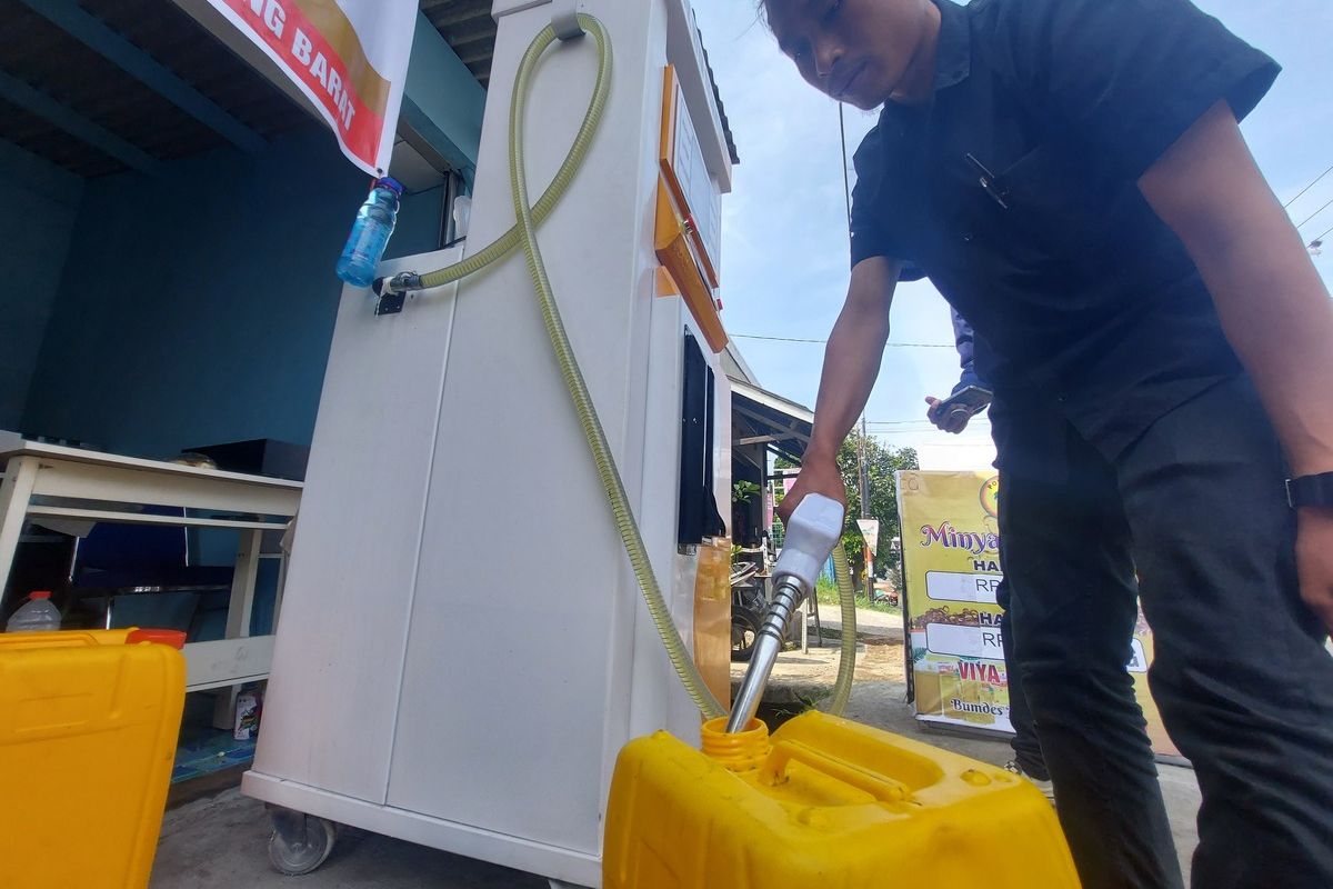 Pom Migo di Jalan Kolonel Masturi, Desa Jambudipa, Kecamatan Cisarua, Kabupaten Bandung Barat.