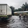 Antrean Kendaraan di Jalur Lintas Timur Sumatera Mulai Berkurang, Banjir Masih Genangi Jalan
