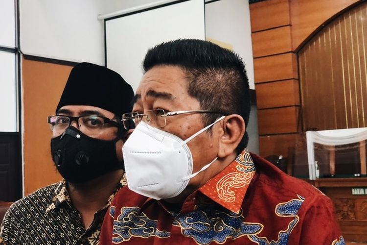 Kuasa hukum terdakwa unlawful killing pada empat laskar Front Pembela Islam (FPI), Henry Yosodiningrat ditemui di Pengadilan Negeri (PN) Jakarta Selatan, Selasa (25/1/2022). 