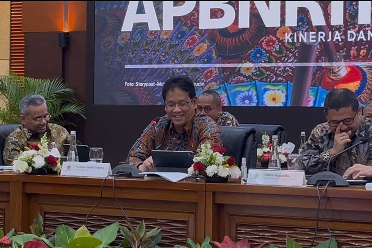 Menkeu Purbaya Pertimbangkan Penurunan Tarif PPN untuk Jaga Daya Beli