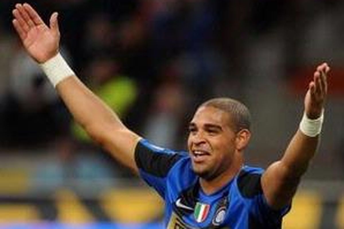 Adriano kecewa terhadap keputusan Jose Mourinho yang menghukumnya tak boleh bermain hingga akhir tahun ini.