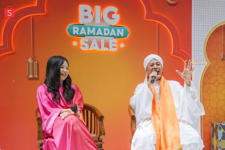 Shopee berkolaboriasi dengan musisi Tanah Air, Opick, untuk memeriahkan bulan Ramadhan. Adapun Opick bakal hadir pada TVC Shopee Big Ramadan Sale. 

