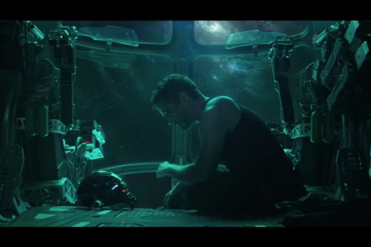 Adegan Tony Stark di dalam pesawat ruang angkasa milik Nebula seperti yang ditampilkan trailer Avengers: Endgame.