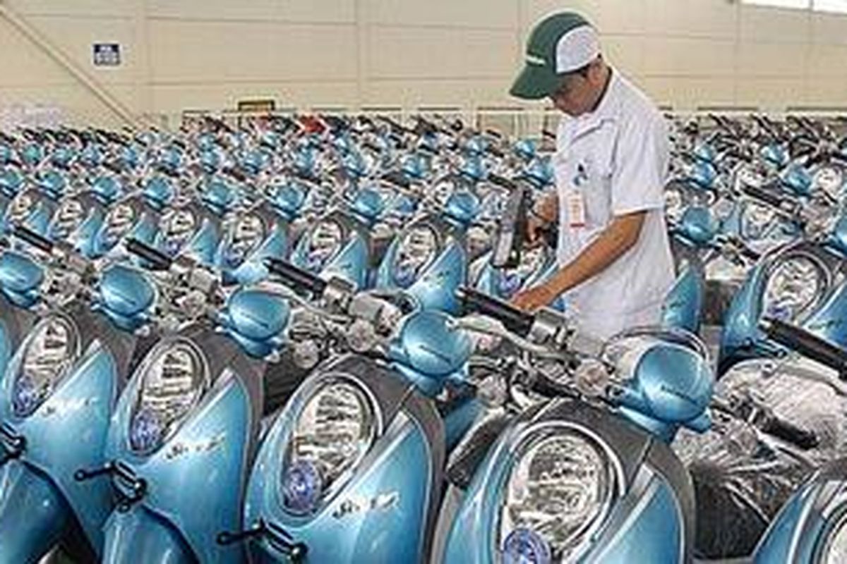 Stok produksi Scoopy di pabrik PT Astra Honda Motor, Cikarang