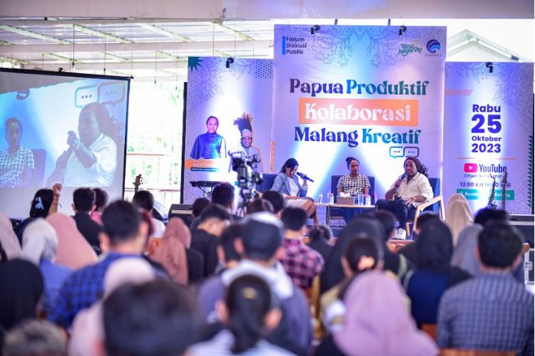 Kemenkominfo mengadakan diskusi ''Papua Produktif Kolaborasi Malang Kreatif'' di Bento Cafe Malang. 