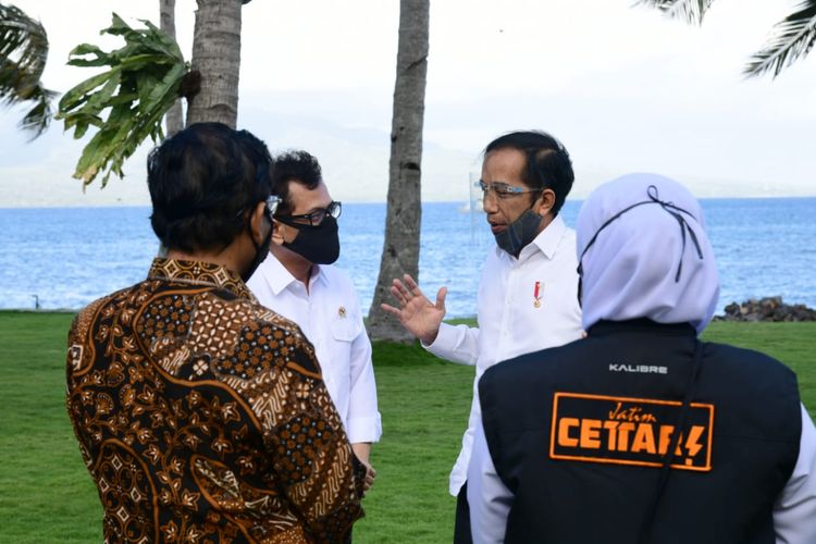 Presiden Joko Widodo mengunjungi Villa So Long dan Pantai So Long di Kabupaten Banyuwangi, Jawa Timur, Kamis (25/6/2020) dalam rangka meninjau persiapan prakondisi menuju adaptasi kebiasaan baru. 