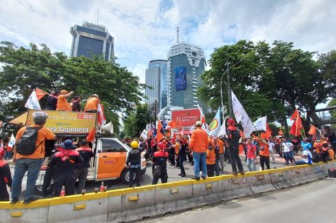 Demo Peringati Hari HAM Sedunia di Patung Kuda, Elemen Buruh Sampaikan 9 Tuntutan