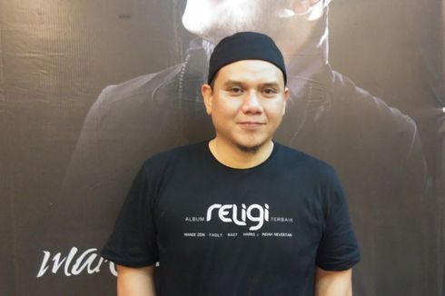 Fadly PADI Gemar Baca Buku Sejarah