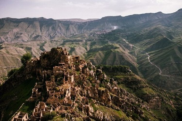 Pegunungan di  Republik Dagestan. 
