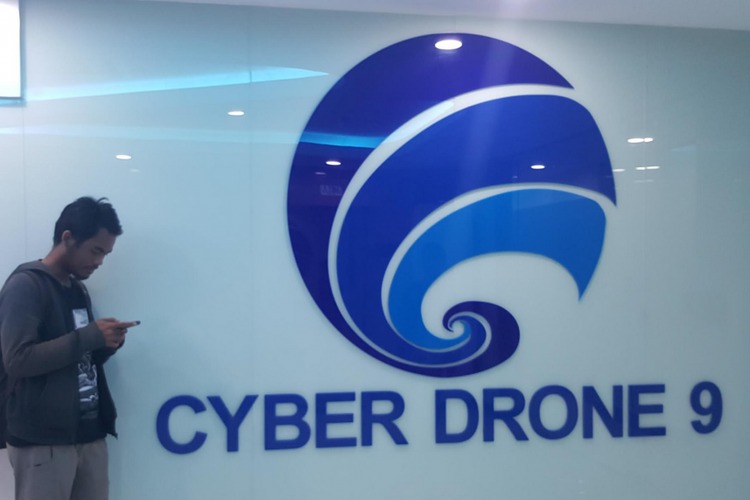 Cyber Drone 9, lantai 8 Gedung Kominfo, Medan Merdeka Barat, Jakarta.