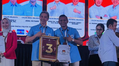 Dedie-Jenal Unggul di TPS Suswono Nyoblos di Bogor