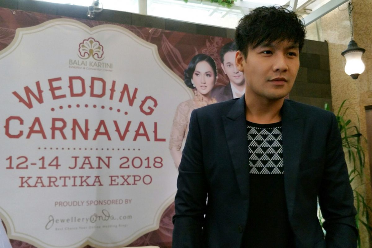 Artis sinetron Fendy Chow dalam jumpa pers Wedding Carnaval di Balai Kartini, Jakarta Selatan, Kamis (21/12/2017).