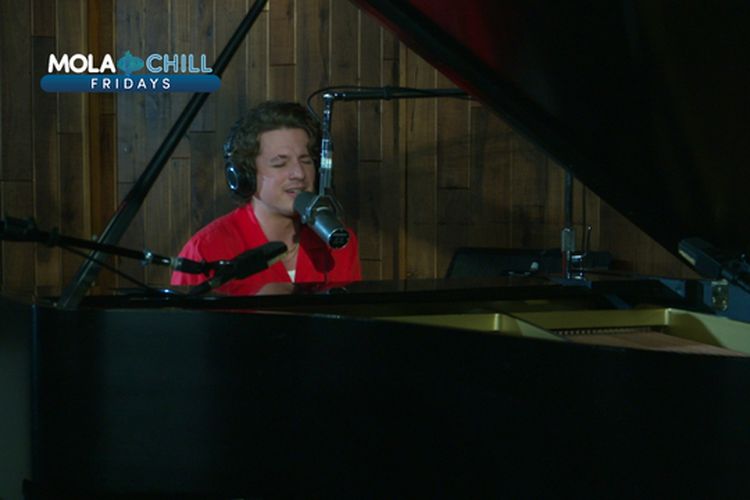 Charlie Puth di di Mola & Chill Fridays 