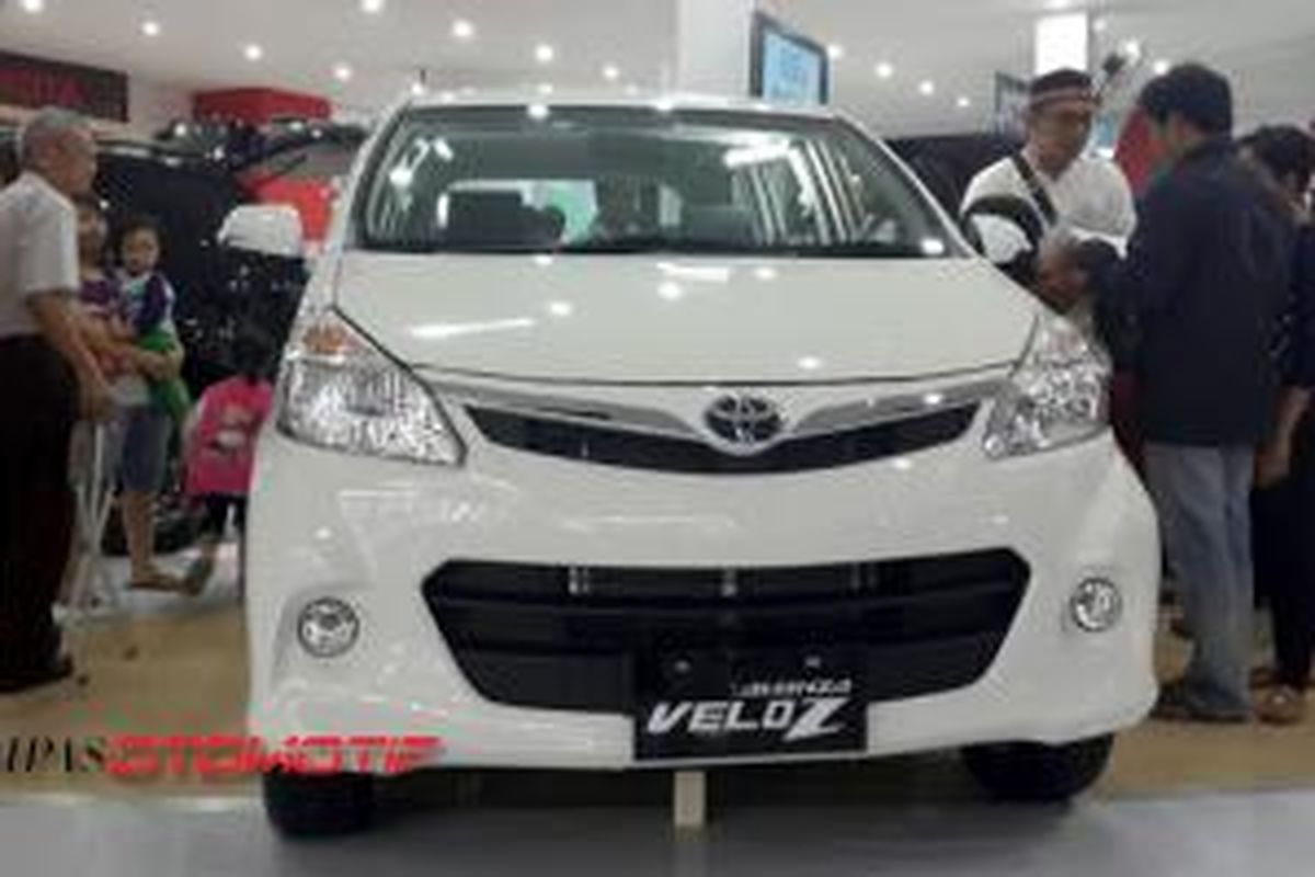 Toyota Avanza di Jakarta Fair 2015.