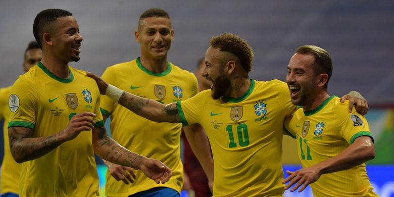 Timnas Brasil merayakan gol dalam pertandingan Copa America 2021 melawan Venezuela di Stadion Nasional Mane Garrincha, Senin (14/6/2021) dini hari WIB. 