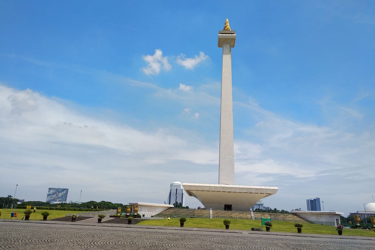 Kondisi Monunen Nasional Senin 20/11/2017. Setiap Senin kawasan monas ditutup untuk dilakukan perawatan