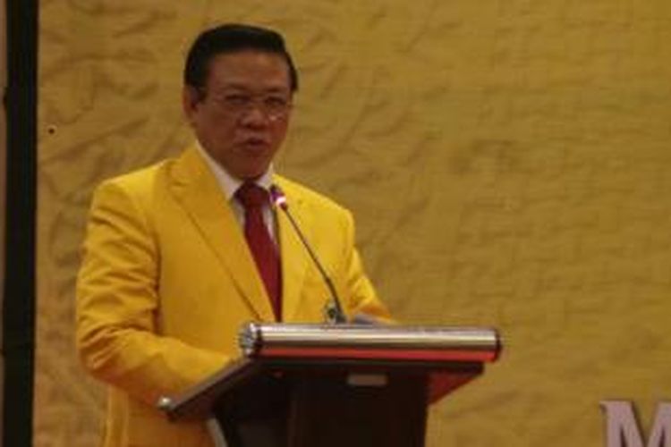 Ketua Presidium Penyelamat Partai Golongan Karya Agung Laksono, memberi sambutan di Musyawarah Nasional IX Partai Golkar di Hotel Mercure, Ancol, Jakarta Utara, Sabtu (6/12/2014). 