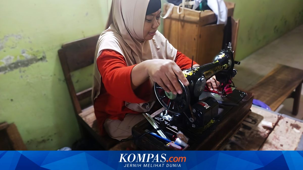Pesanan Seragam Membludak, Penjahit di Magetan Bertahan dengan Tarif Murah, Ringankan Orangtua