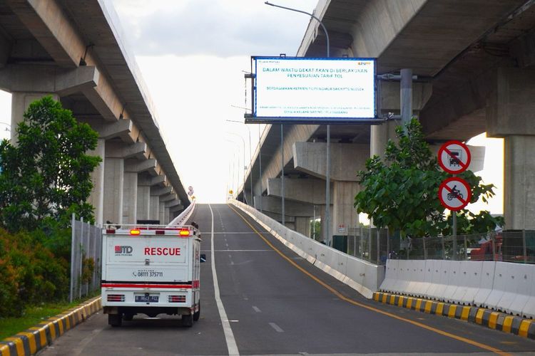 Pemeliharaan sarana keselamatan lalu lintas dan penyiagaan armada operasional yang terdiri dari mobil layanan jalan tol, derek, ambulance, rescue dan PJR juga dilakukan.