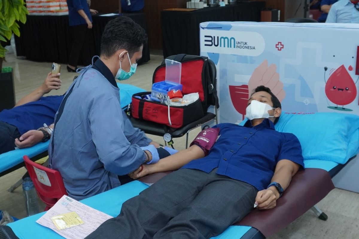 PT Wijaya Karya (Persero) Tbk atau WIKA bersama Palang Merah Indonesia (PMI) menggelar kegiatan donor darah di WIKA Tower II, Selasa (25/6/2024). 