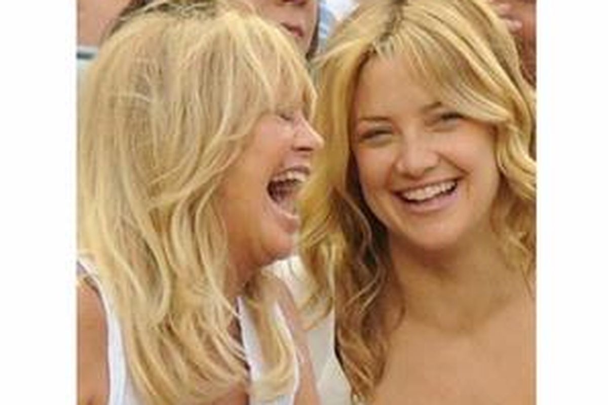 Goldie Hawn dan putrinya, Kate Hudson, tetap bersahabat.