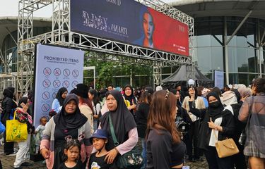 Suasana menjelang konser Suga BTS Agust D Tour in Jakarta Day 2 yang digelar di Indonesia Convention Exhibition (ICE) BSD, Tangerang, Banten, Sabtu (27/5/2023).