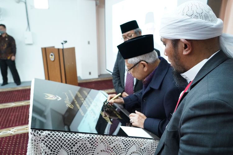 Wakil Presiden Ma'ruf Amin meresmikan Masjid Istiqlal Osaka yang didirikan oleh masyarakat Indonesia di Jepang, Senin (6/3/2023).