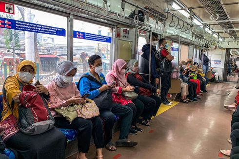 Transportasi Publik Kembali Beroperasi 100 Persen, Masyarakat Diingatkan Tetap Patuhi Protokol Kesehatan