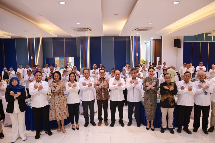 Menteri Ketenagakerjaan (Menaker) Yassierli dalam acara penandatanganan nota kesepahaman di ruang KH Abdurrahman Wahid, Kantor KP2MI, Jakarta, Senin (14/7/2025).