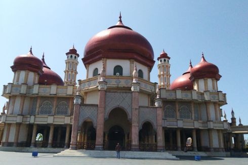 Wisata Meulaboh Aceh, Wajib Mampir ke Masjid Agung Baitul Makmur