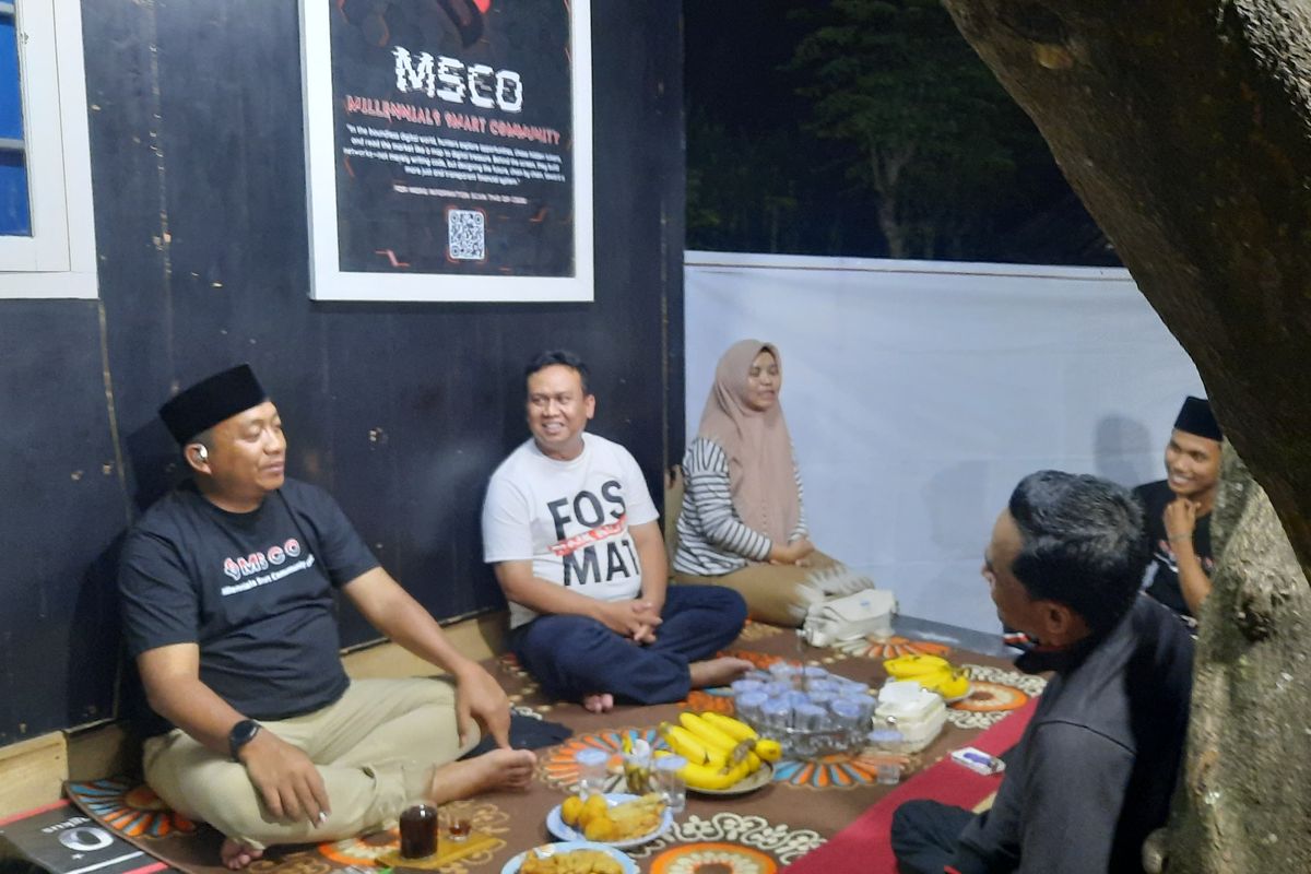20 PEMUDA SUKSES - Kampung kripto di Desa Selowogo, Kecamatam Bungatan, Kabupaten Situbondo, Provinsi Jawa Timur saat dikunjungi oleh Pemkab Situbondo.