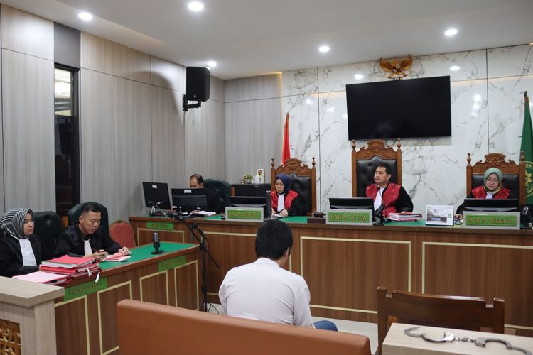 Sidang replik Altafasalya Ardnika Basya, terdakwa pembunuhan mahasiswa UI di Pengadilan Negeri Depok, Rabu (27/3/2024).).