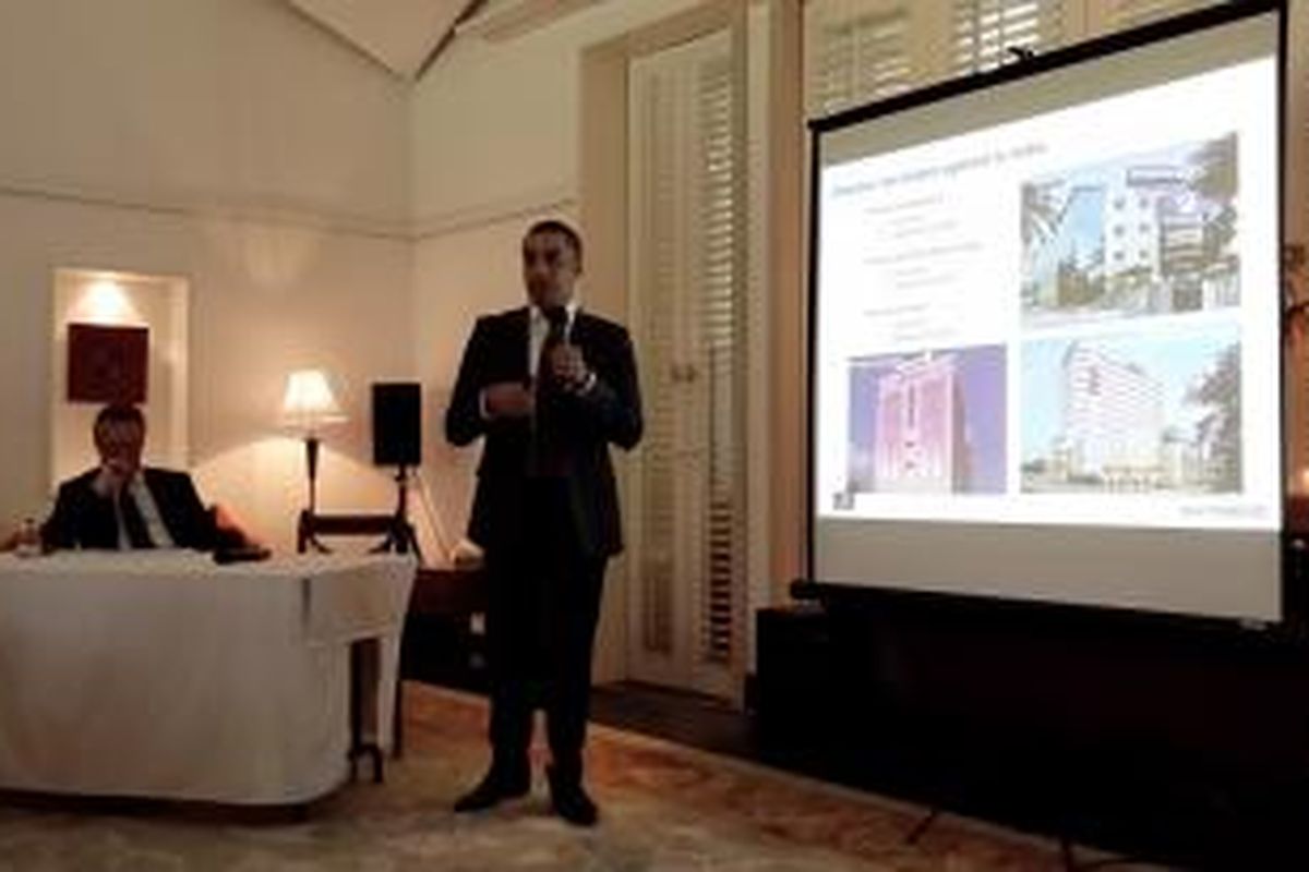 Senior Vice President Operations Premier Inn Asia Pacific, Aly Shariff, tengah menjelaskan ekspansi bisnis di Asia Pasifik, termasuk Indonesia, Kamis (30/10/2014).