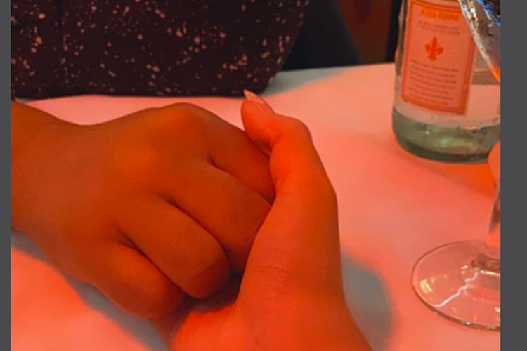 Chrissy Teigen membuat tato baru untuk kenang mendiang putranya.